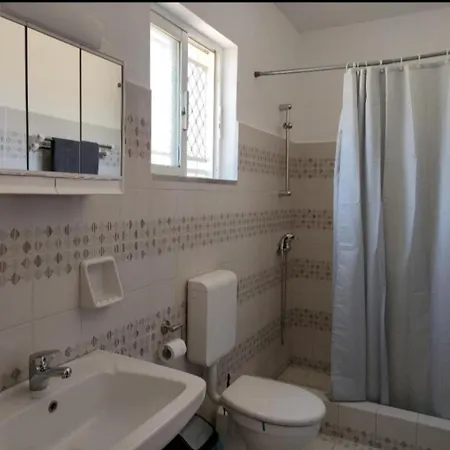 Kaklecharaki * Charaki